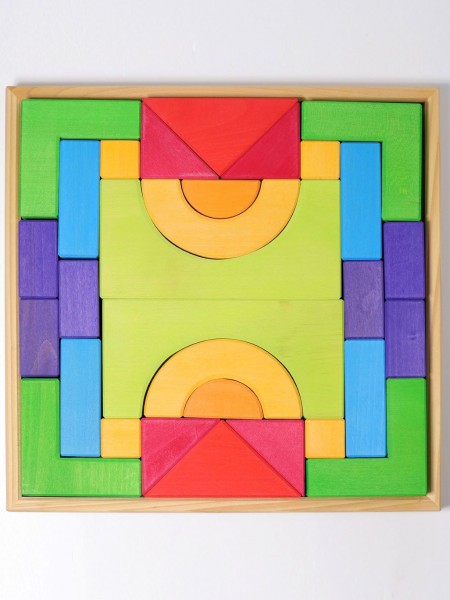 Grundbaukasten 1 im Holzrahmen - 30 Holzklötze - Lindenholz - bunt lasiert